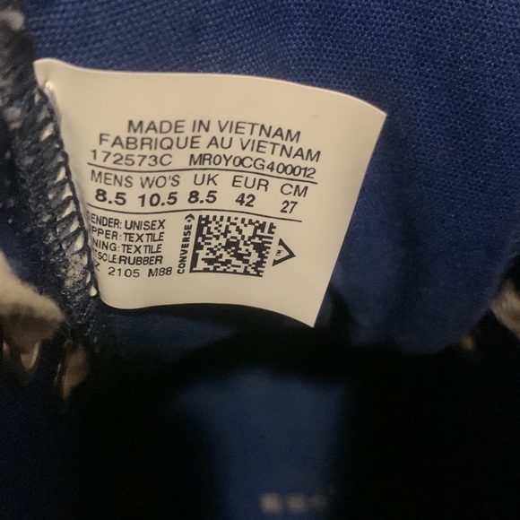 Blue Converse - Picture 7 of 7